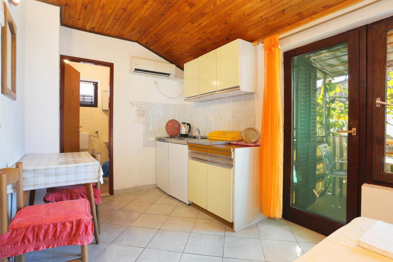 Apartments By The Sea Okrug Gornji, Ciovo - 1069 Trogir Exterior foto