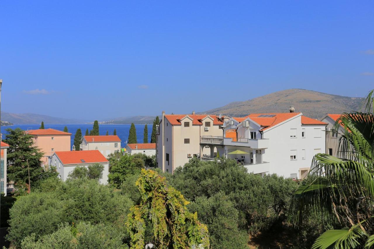 Apartments By The Sea Okrug Gornji, Ciovo - 1069 Trogir Exterior foto